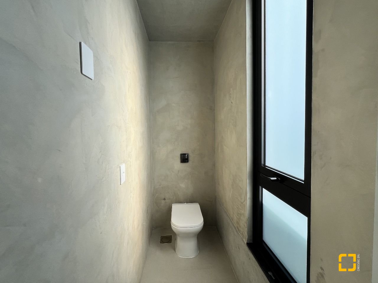 Casa com 183m², 6 quartos (sendo 3 suítes), 2 garagens, no bairro Ingleses em Florianópolis