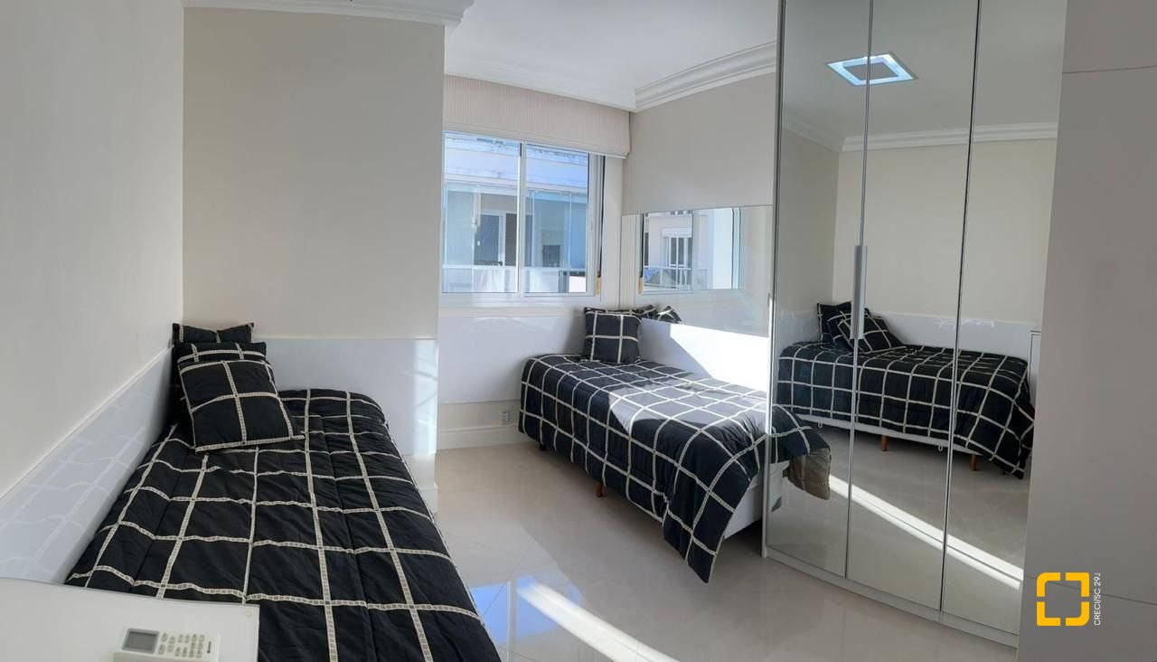 Apartamento com 90m², 5 quartos (sendo 2 suítes), 1 garagem, no bairro Jurerê Internacional em Florianópolis