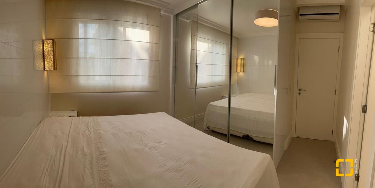 Apartamento com 90m², 5 quartos (sendo 2 suítes), 1 garagem, no bairro Jurerê Internacional em Florianópolis