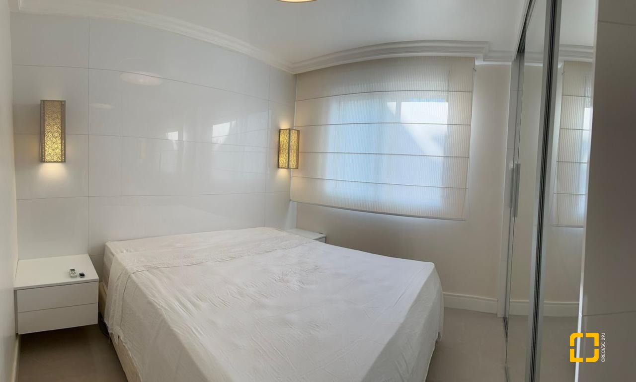 Apartamento com 90m², 5 quartos (sendo 2 suítes), 1 garagem, no bairro Jurerê Internacional em Florianópolis