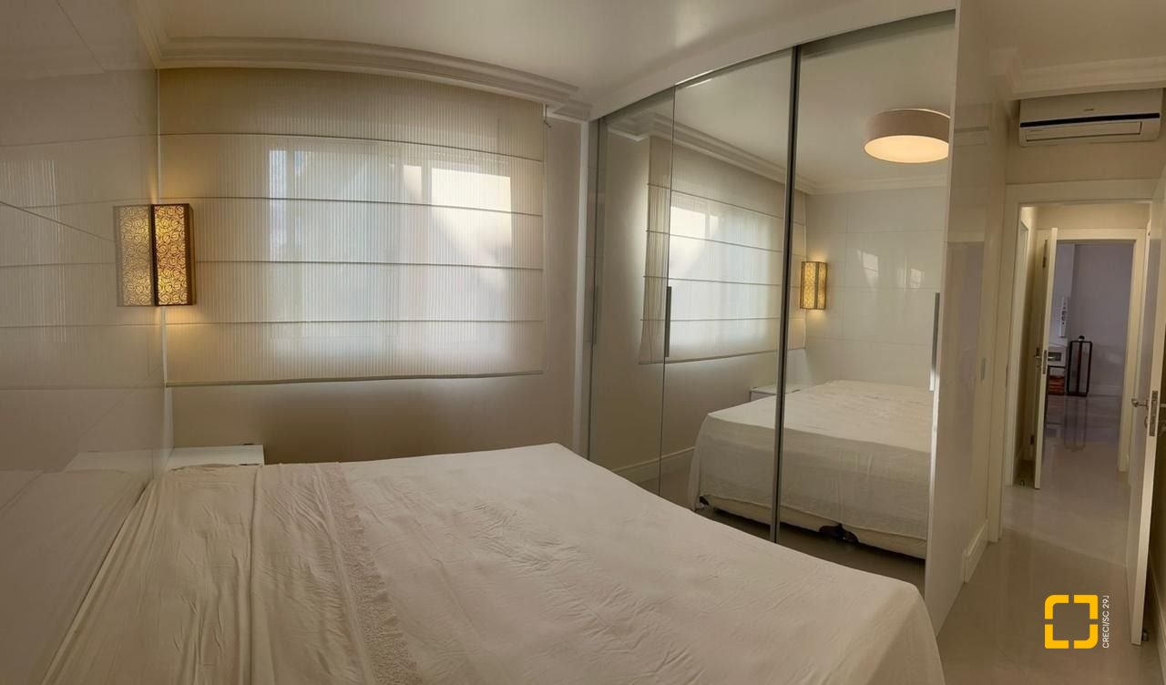 Apartamento com 90m², 5 quartos (sendo 2 suítes), 1 garagem, no bairro Jurerê Internacional em Florianópolis