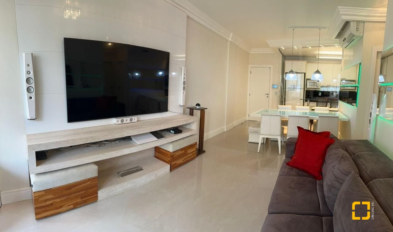 Apartamento com 90m², 5 quartos (sendo 2 suítes), 1 garagem, no bairro Jurerê Internacional em Florianópolis