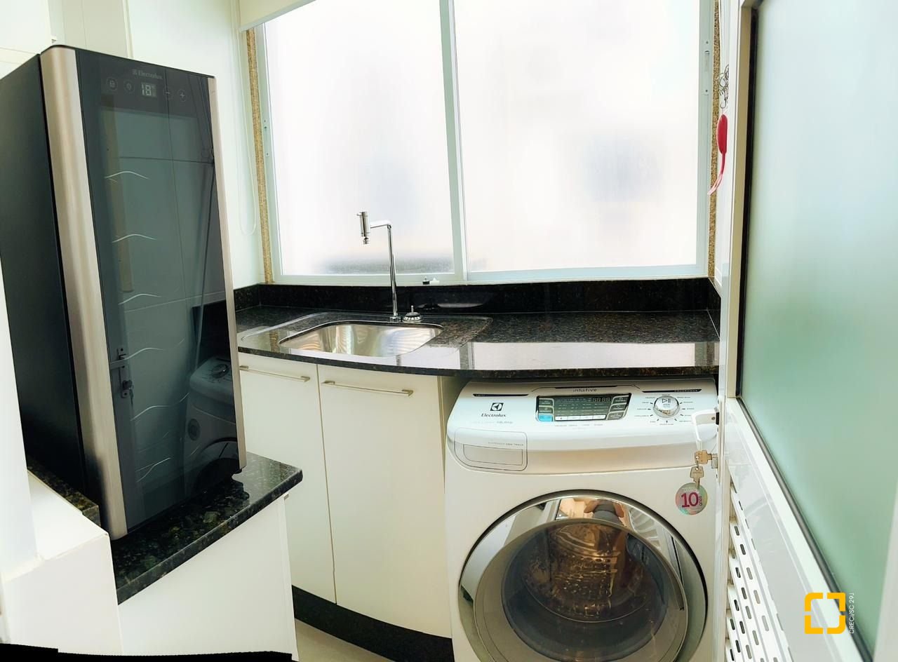 Apartamento com 90m², 5 quartos (sendo 2 suítes), 1 garagem, no bairro Jurerê Internacional em Florianópolis