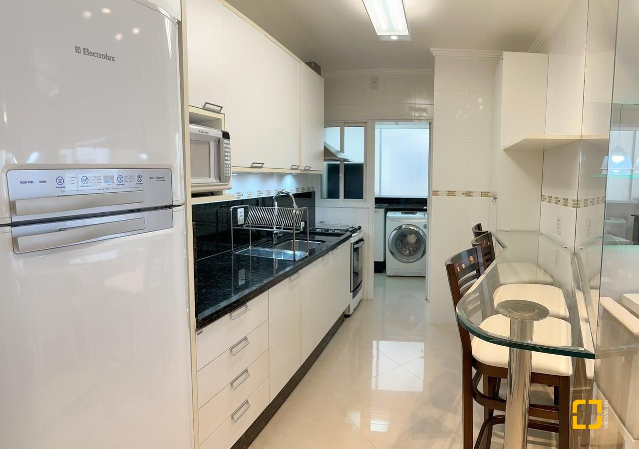 Apartamento com 90m², 5 quartos (sendo 2 suítes), 1 garagem, no bairro Jurerê Internacional em Florianópolis