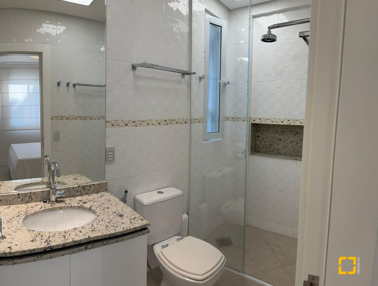 Apartamento com 90m², 5 quartos (sendo 2 suítes), 1 garagem, no bairro Jurerê Internacional em Florianópolis