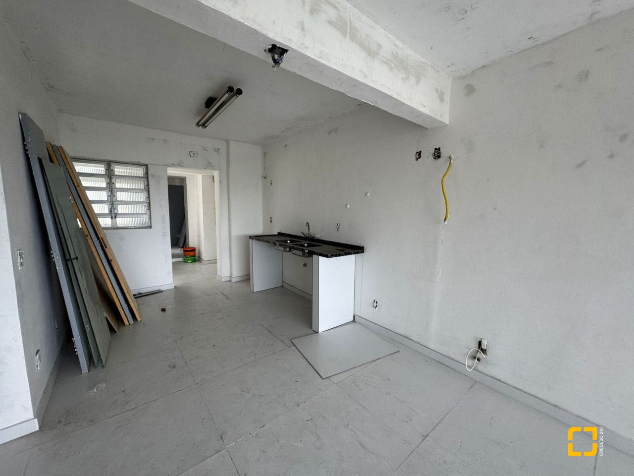 Apartamento com 157m², 5 quartos (sendo 1 suíte), 2 garagens, no bairro Agronômica em Florianópolis