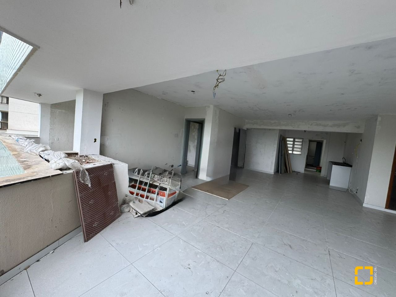 Apartamento com 157m², 5 quartos (sendo 1 suíte), 2 garagens, no bairro Agronômica em Florianópolis