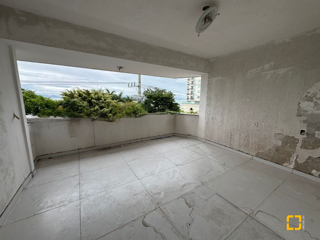 Apartamento com 157m², 5 quartos (sendo 1 suíte), 2 garagens, no bairro Agronômica em Florianópolis