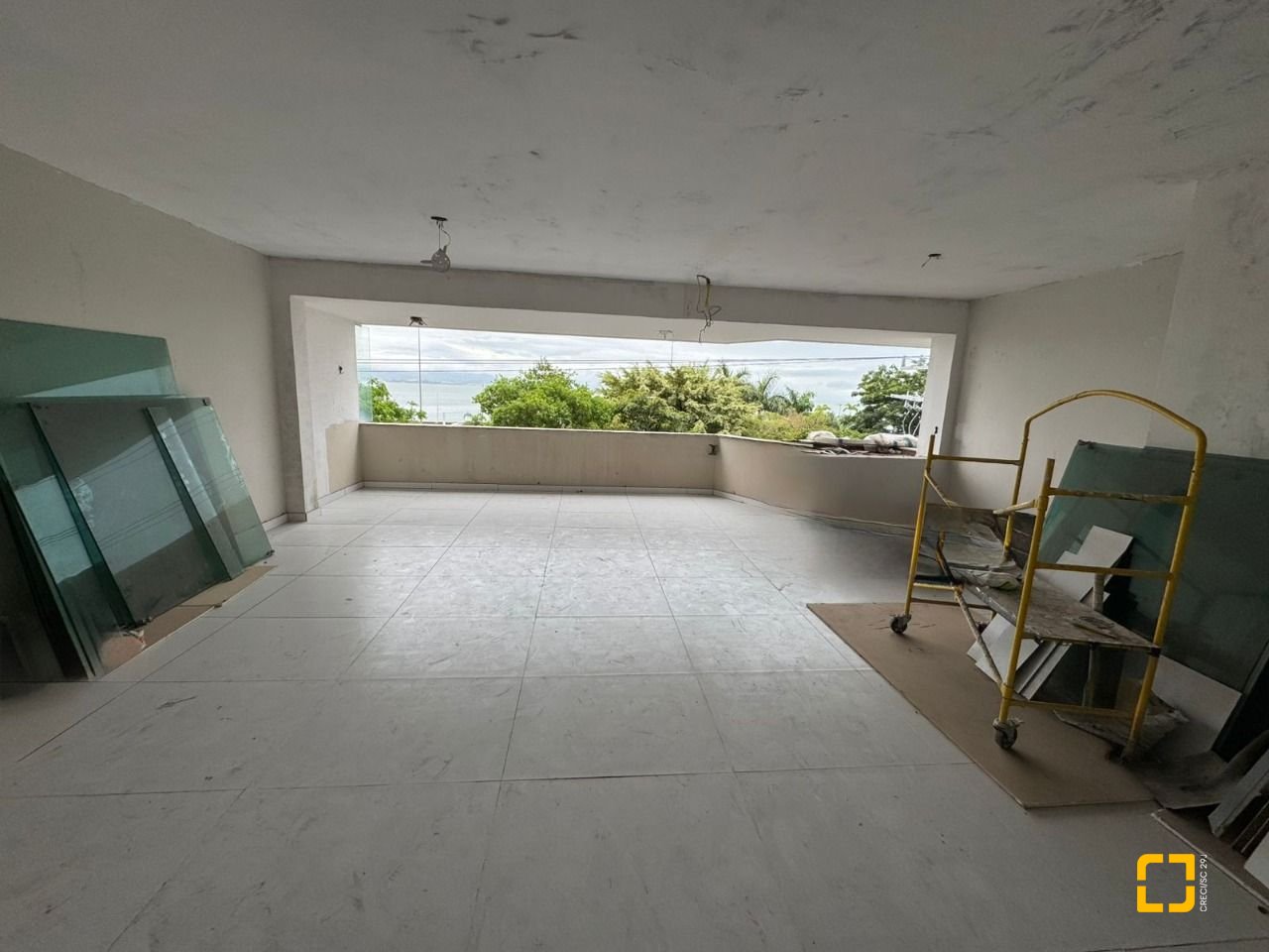 Apartamento com 157m², 5 quartos (sendo 1 suíte), 2 garagens, no bairro Agronômica em Florianópolis