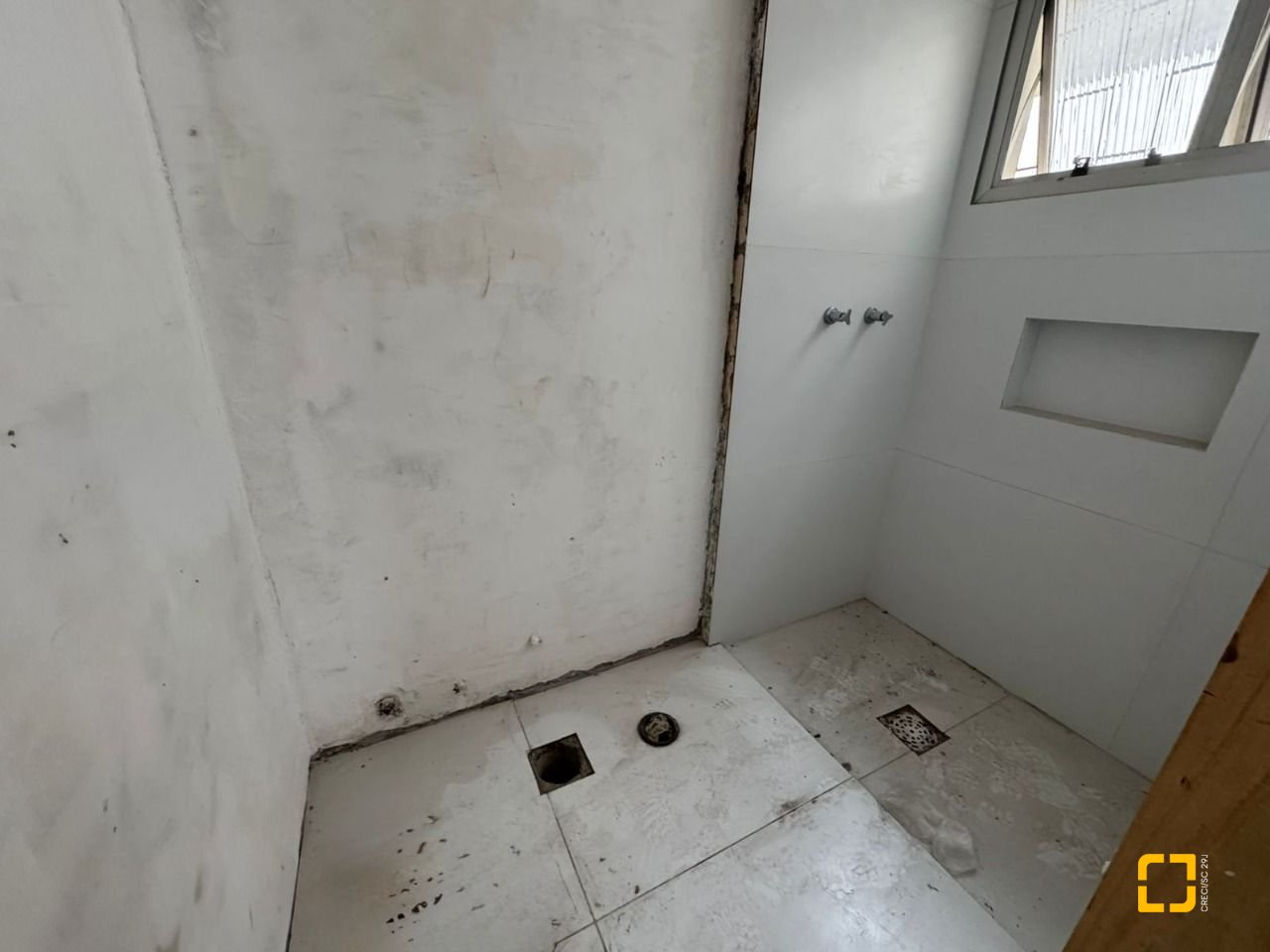 Apartamento com 157m², 5 quartos (sendo 1 suíte), 2 garagens, no bairro Agronômica em Florianópolis