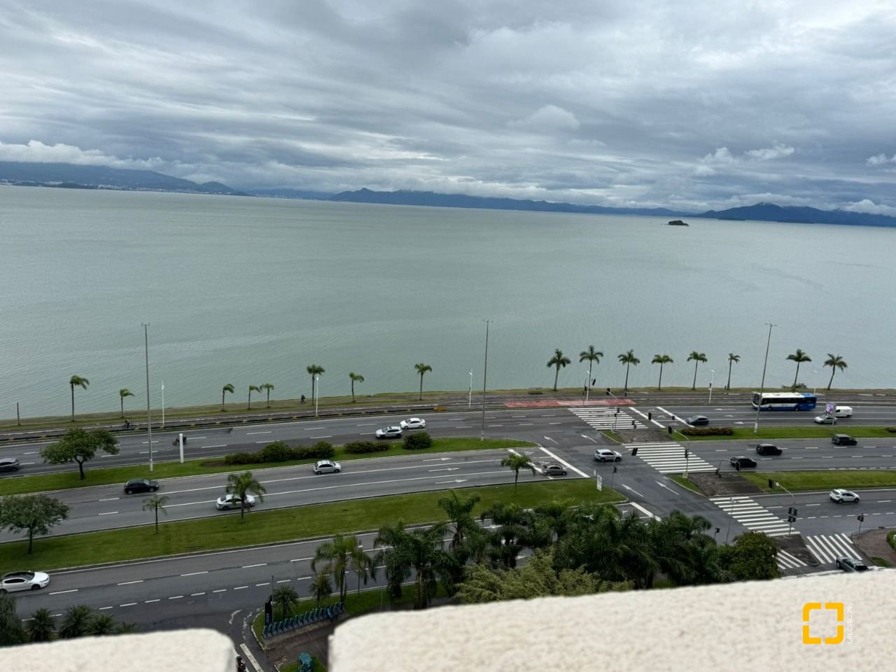 Apartamento com 157m², 5 quartos (sendo 1 suíte), 2 garagens, no bairro Agronômica em Florianópolis