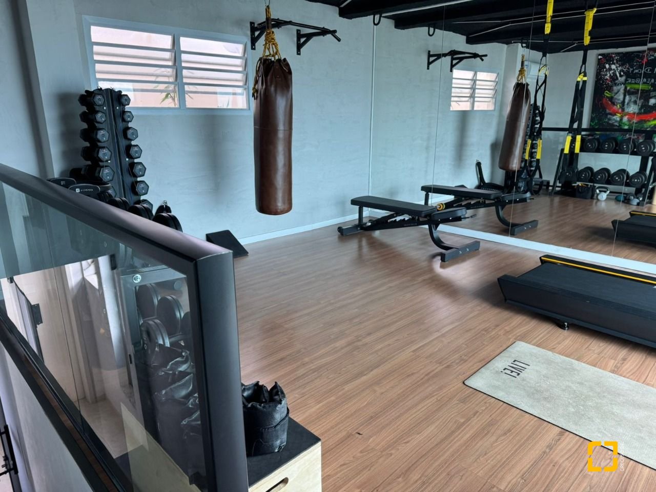 Apartamento com 157m², 5 quartos (sendo 1 suíte), 2 garagens, no bairro Agronômica em Florianópolis