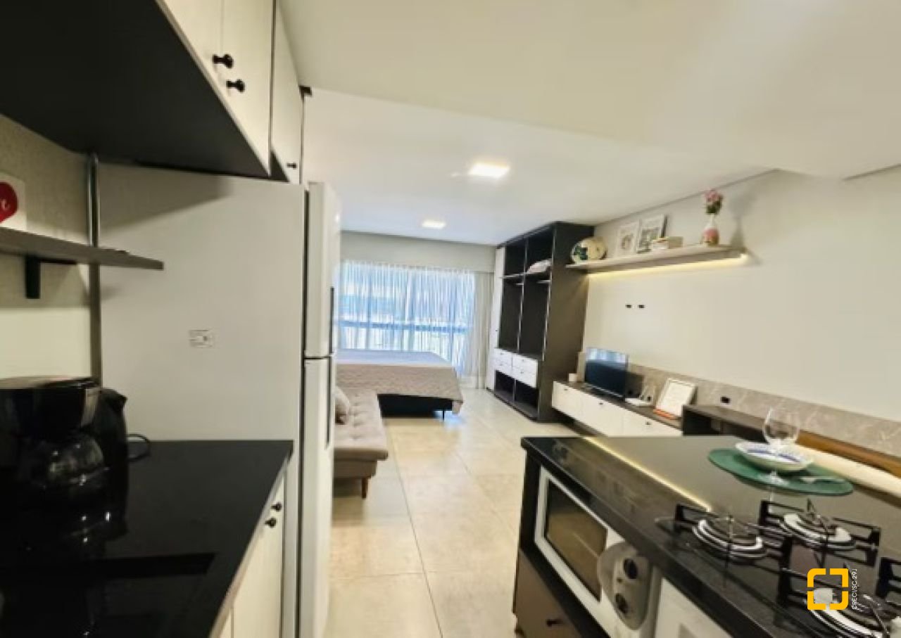 Apartamento com 38m², 2 quartos (sendo 1 suíte), 1 garagem, no bairro Campeche em Florianópolis
