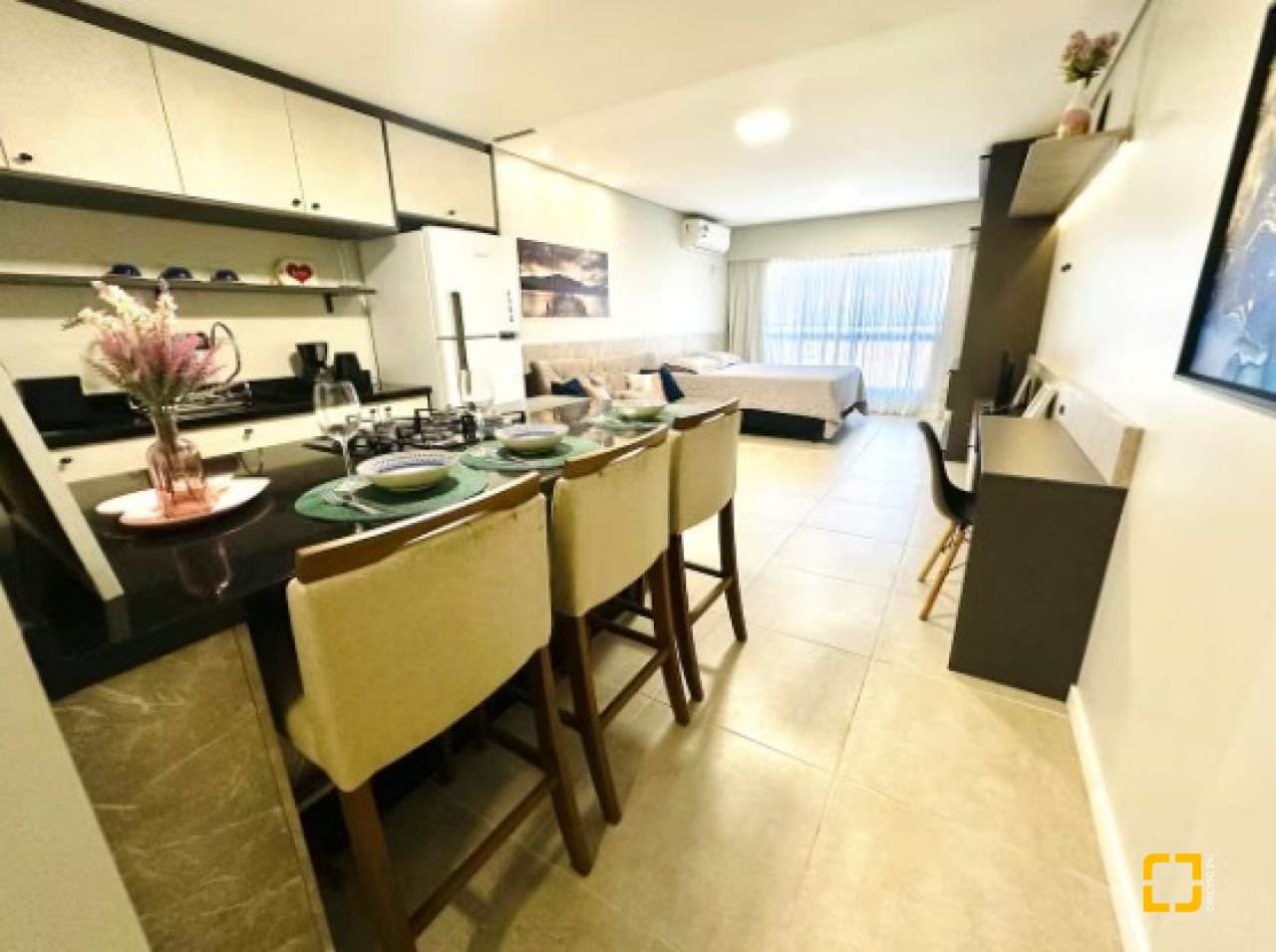 Apartamento com 38m², 2 quartos (sendo 1 suíte), 1 garagem, no bairro Campeche em Florianópolis
