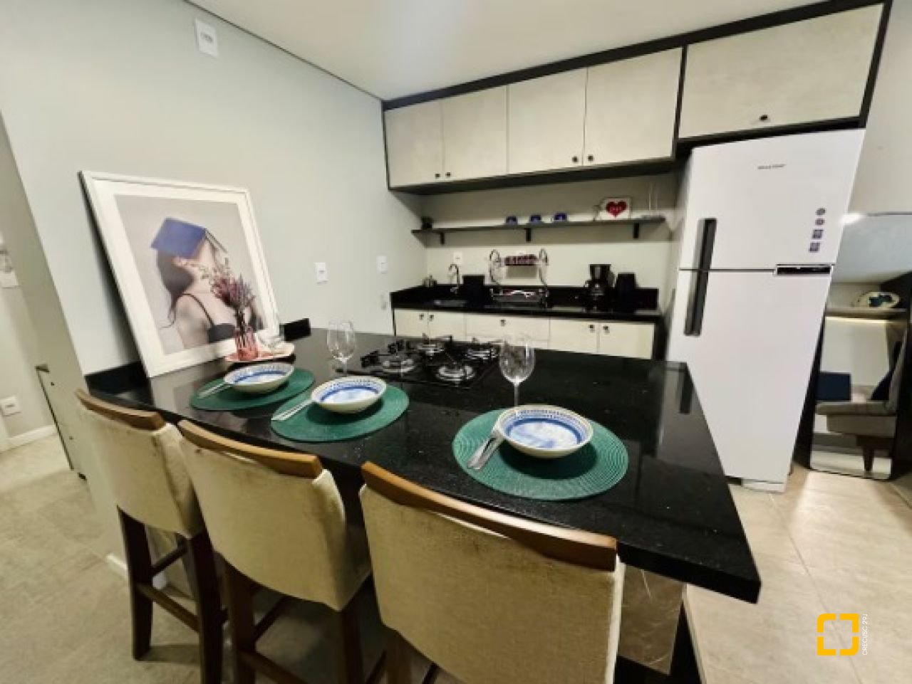 Apartamento com 38m², 2 quartos (sendo 1 suíte), 1 garagem, no bairro Campeche em Florianópolis