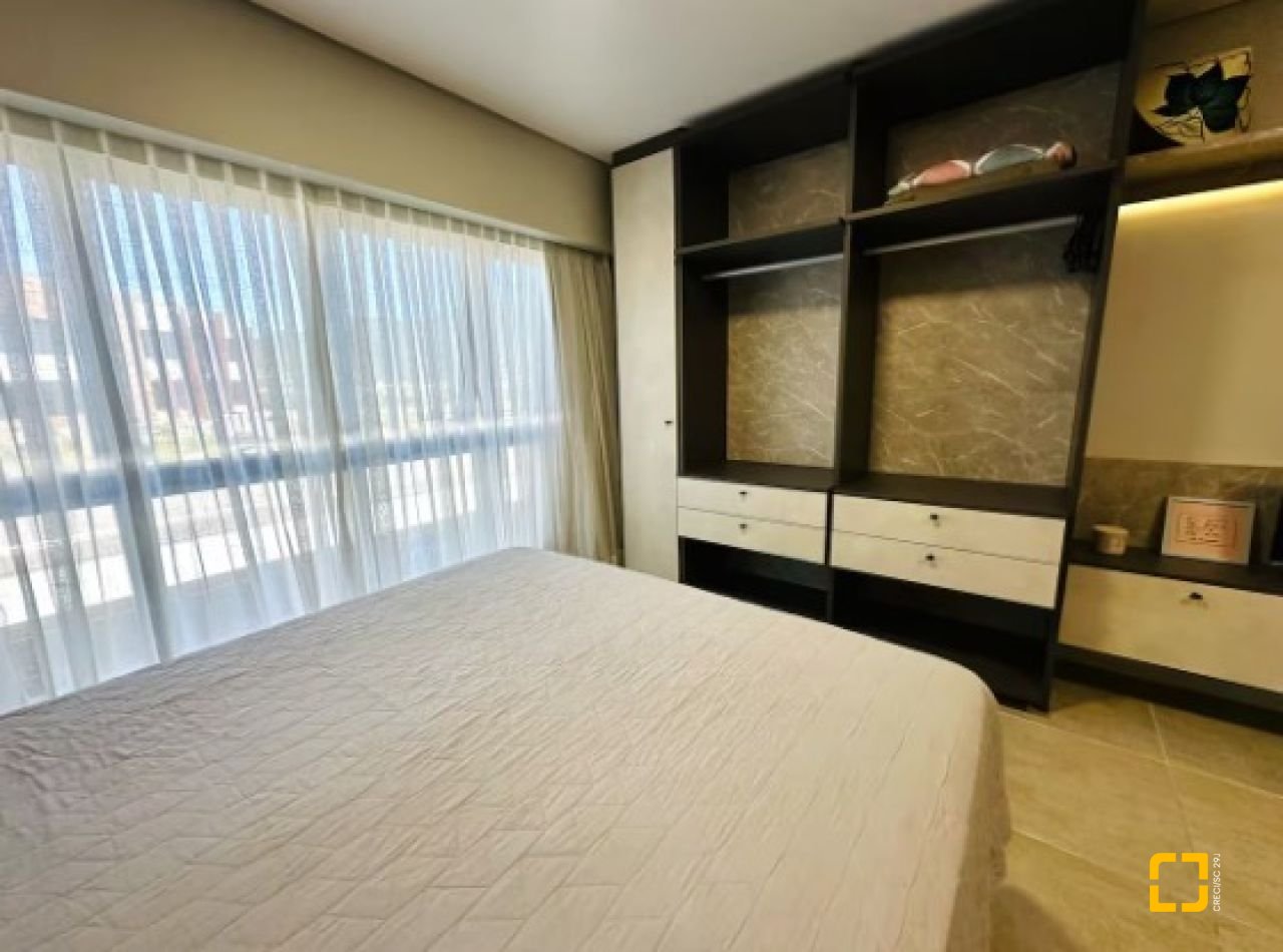 Apartamento com 38m², 2 quartos (sendo 1 suíte), 1 garagem, no bairro Campeche em Florianópolis