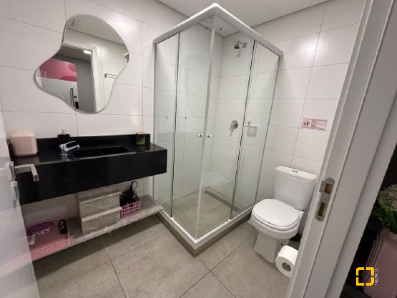 Apartamento com 38m², 2 quartos (sendo 1 suíte), 1 garagem, no bairro Campeche em Florianópolis