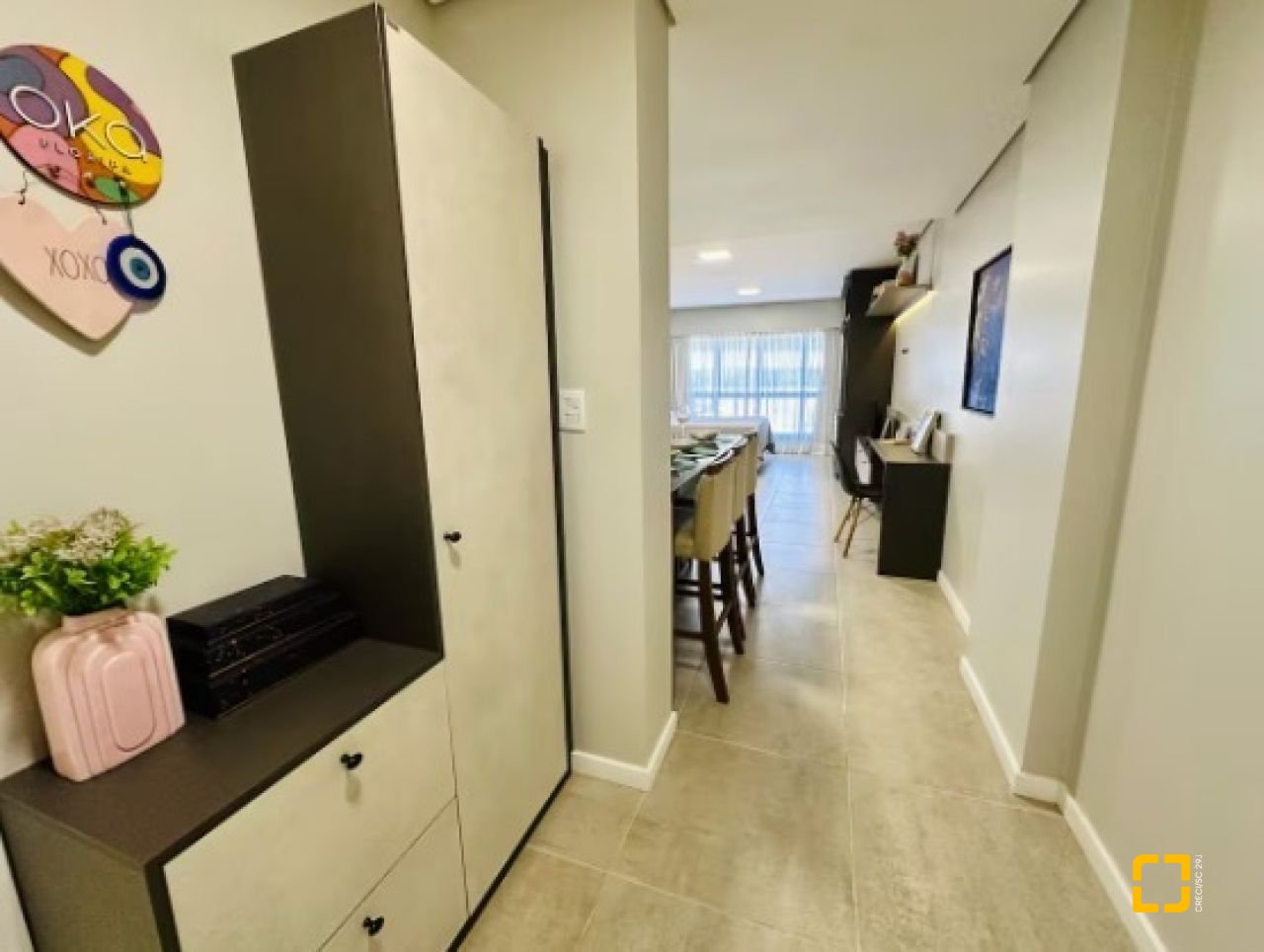Apartamento com 38m², 2 quartos (sendo 1 suíte), 1 garagem, no bairro Campeche em Florianópolis