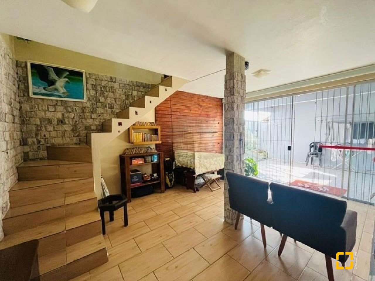 Casa com 70m², 3 quartos (sendo 1 suíte), 1 garagem, no bairro Forquilhas em São José