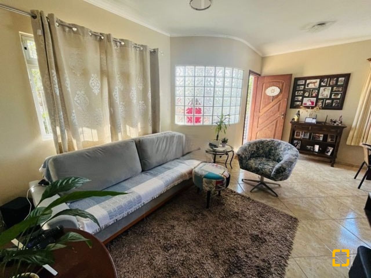 Casa com 70m², 3 quartos (sendo 1 suíte), 1 garagem, no bairro Forquilhas em São José