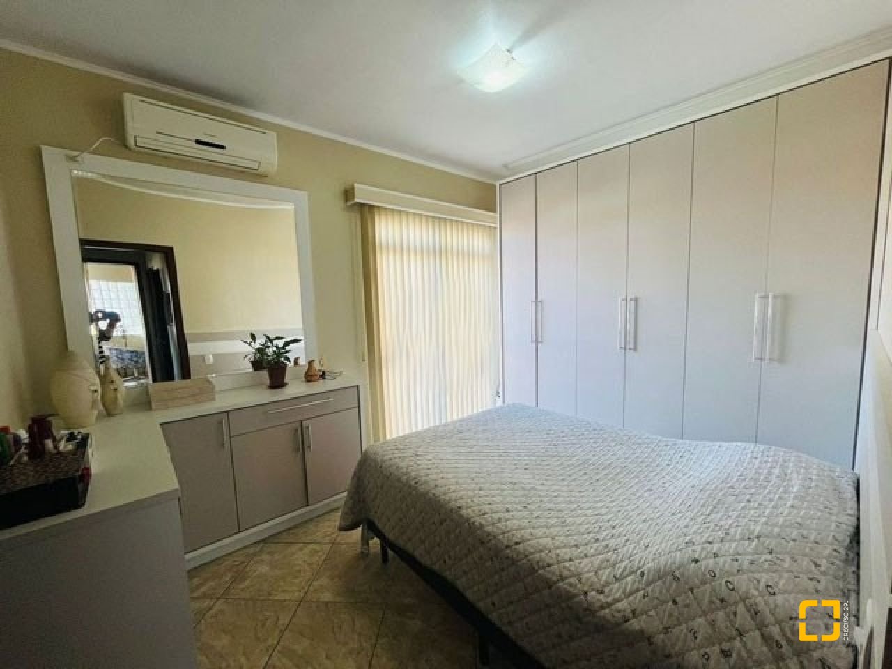 Casa com 70m², 3 quartos (sendo 1 suíte), 1 garagem, no bairro Forquilhas em São José