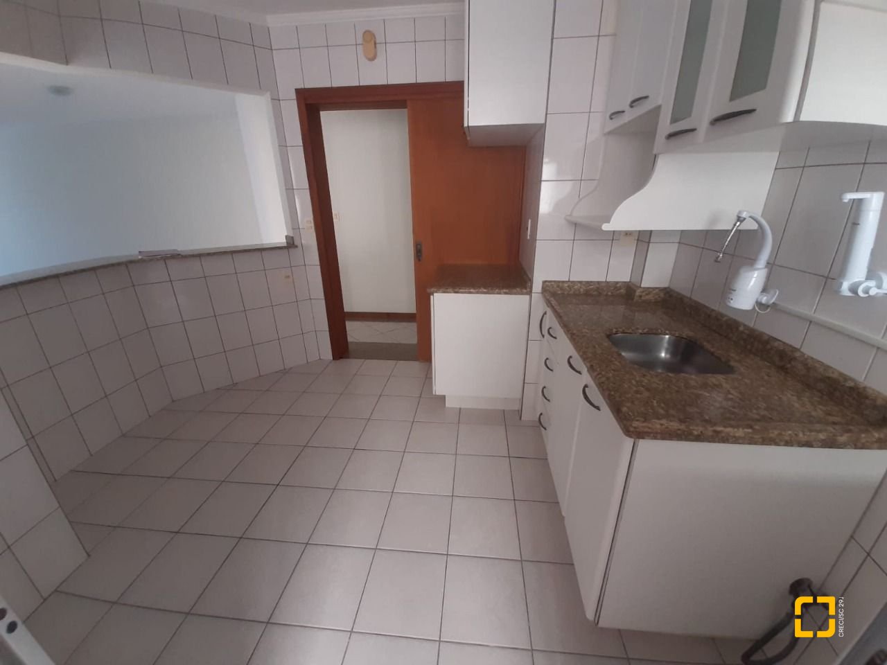Apartamento com 96m², 4 quartos (sendo 1 suíte), 1 garagem, no bairro Estreito em Florianópolis