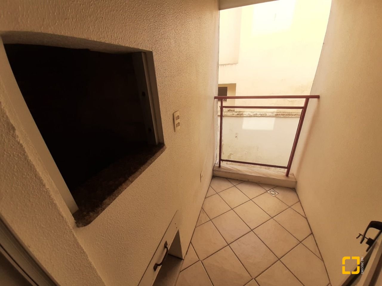 Apartamento com 96m², 4 quartos (sendo 1 suíte), 1 garagem, no bairro Estreito em Florianópolis