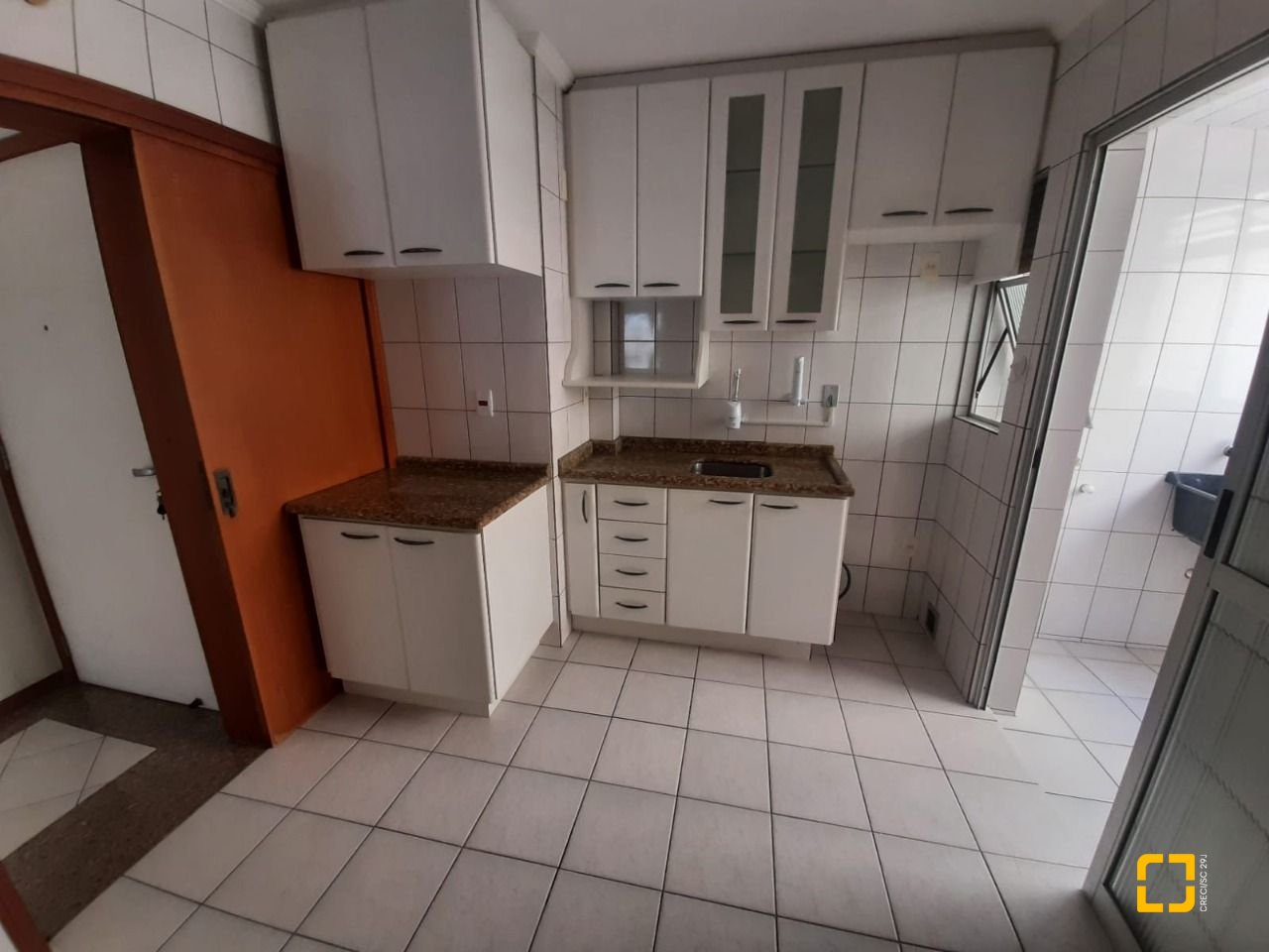 Apartamento com 96m², 4 quartos (sendo 1 suíte), 1 garagem, no bairro Estreito em Florianópolis