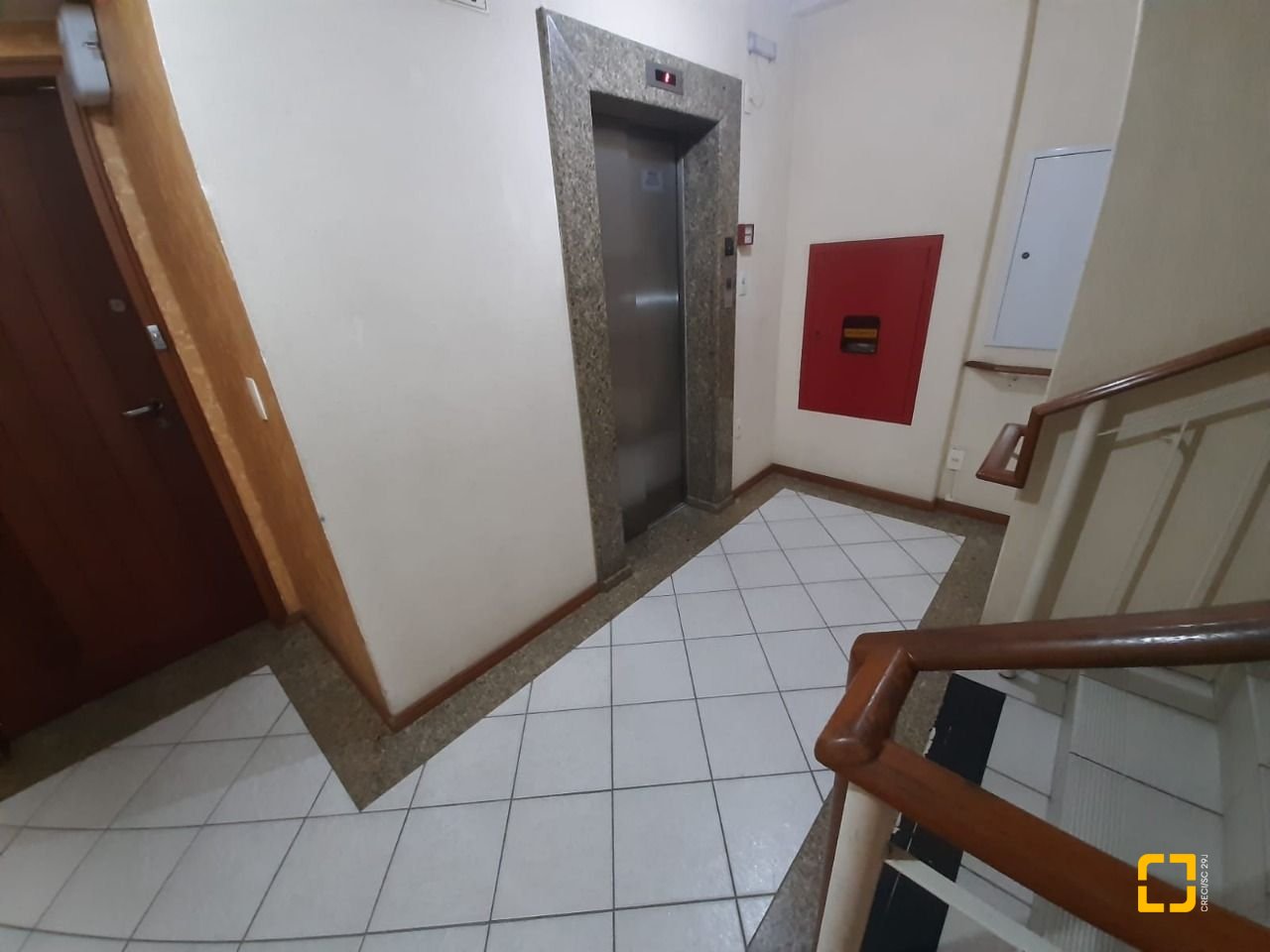 Apartamento com 96m², 4 quartos (sendo 1 suíte), 1 garagem, no bairro Estreito em Florianópolis