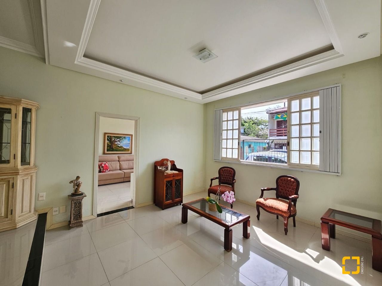 Casa com 249m², 5 quartos (sendo 1 suíte), 4 garagens, no bairro Itaguaçu em Florianópolis