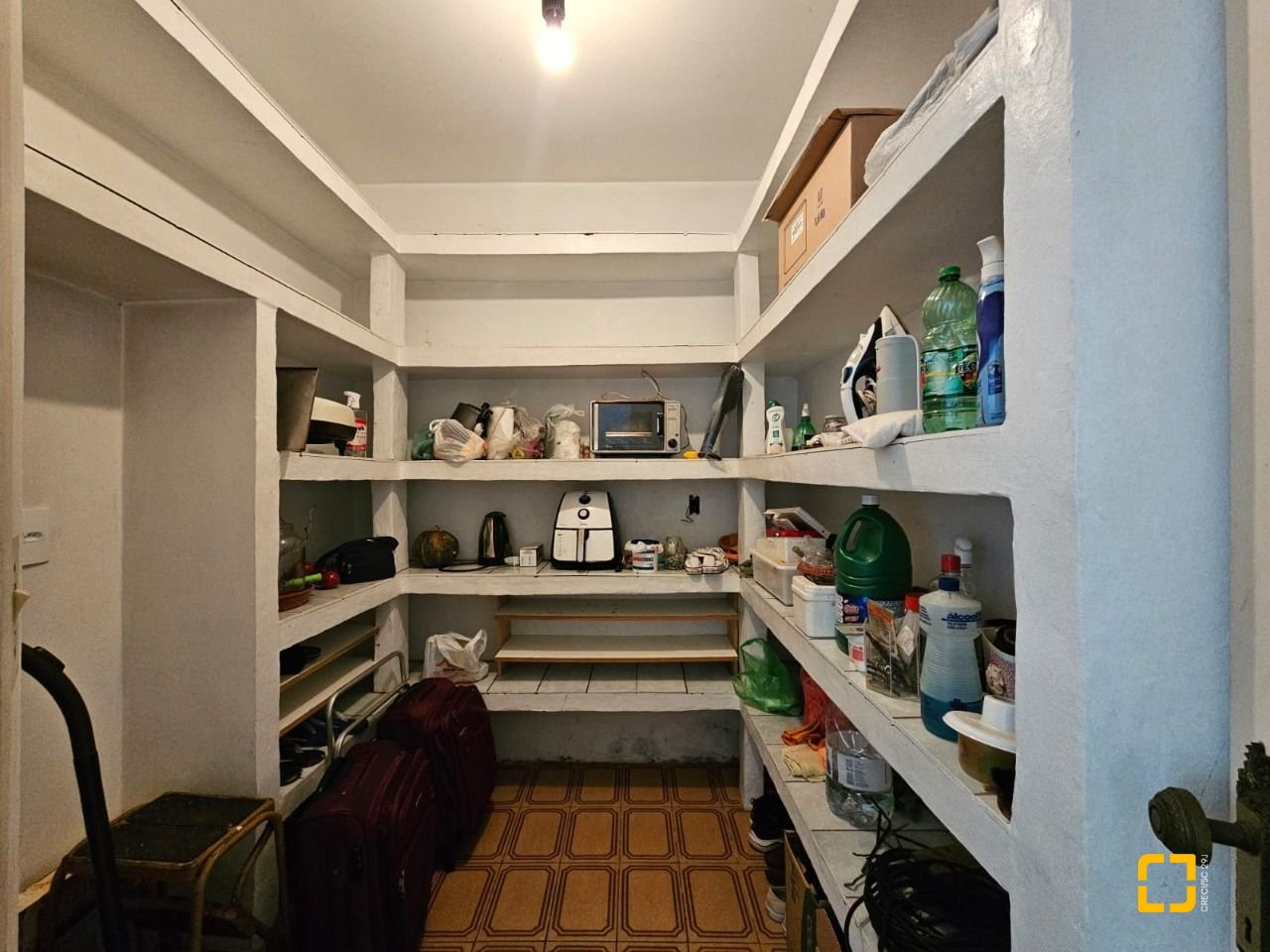 Casa com 249m², 5 quartos (sendo 1 suíte), 4 garagens, no bairro Itaguaçu em Florianópolis
