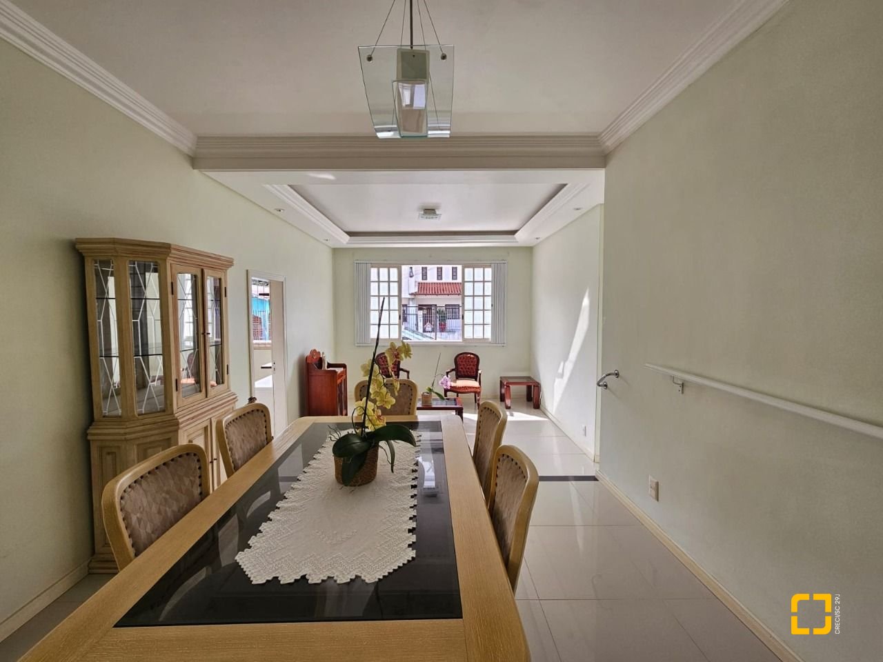 Casa com 249m², 5 quartos (sendo 1 suíte), 4 garagens, no bairro Itaguaçu em Florianópolis