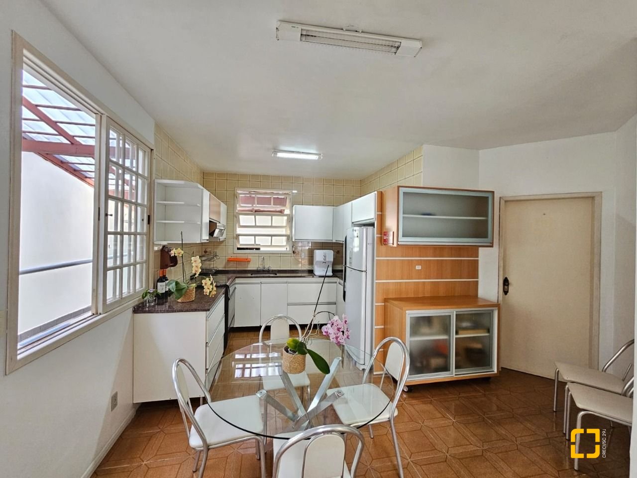 Casa com 249m², 5 quartos (sendo 1 suíte), 4 garagens, no bairro Itaguaçu em Florianópolis