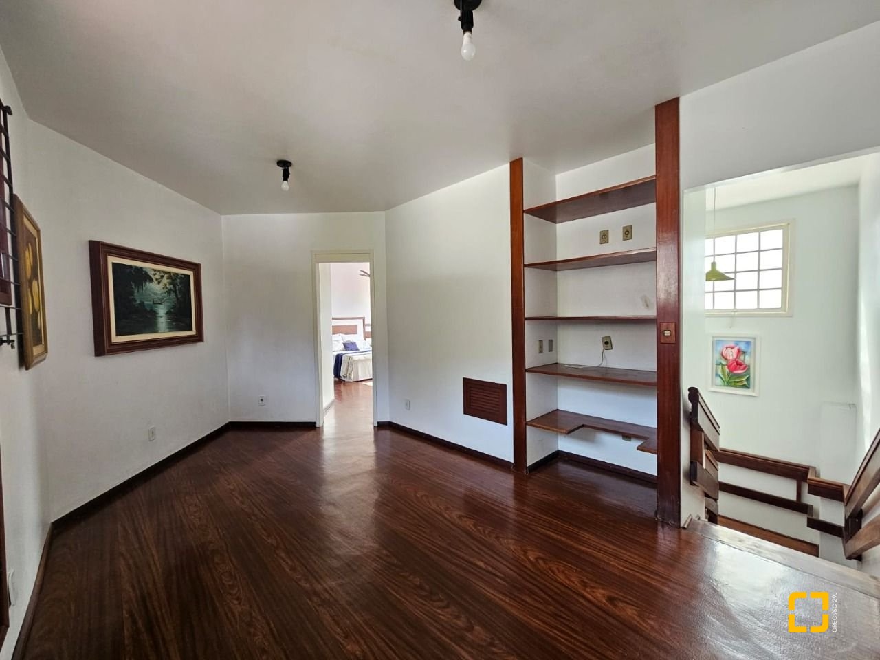 Casa com 249m², 5 quartos (sendo 1 suíte), 4 garagens, no bairro Itaguaçu em Florianópolis