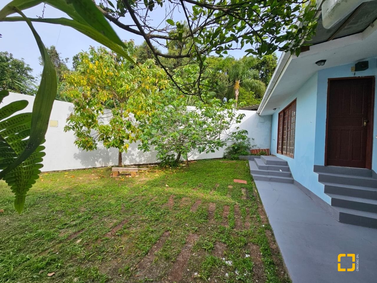 Casa com 249m², 5 quartos (sendo 1 suíte), 4 garagens, no bairro Itaguaçu em Florianópolis