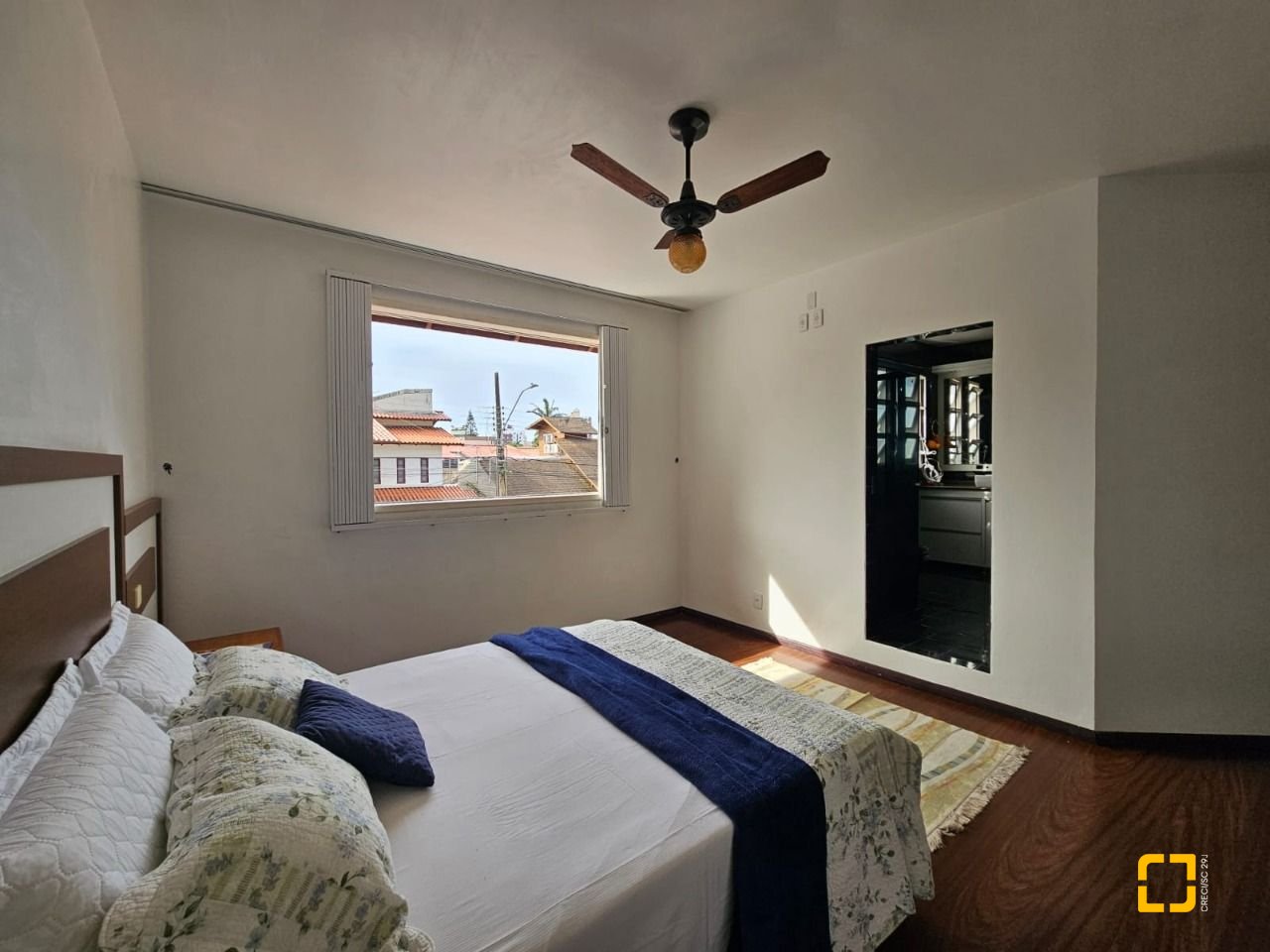 Casa com 249m², 5 quartos (sendo 1 suíte), 4 garagens, no bairro Itaguaçu em Florianópolis