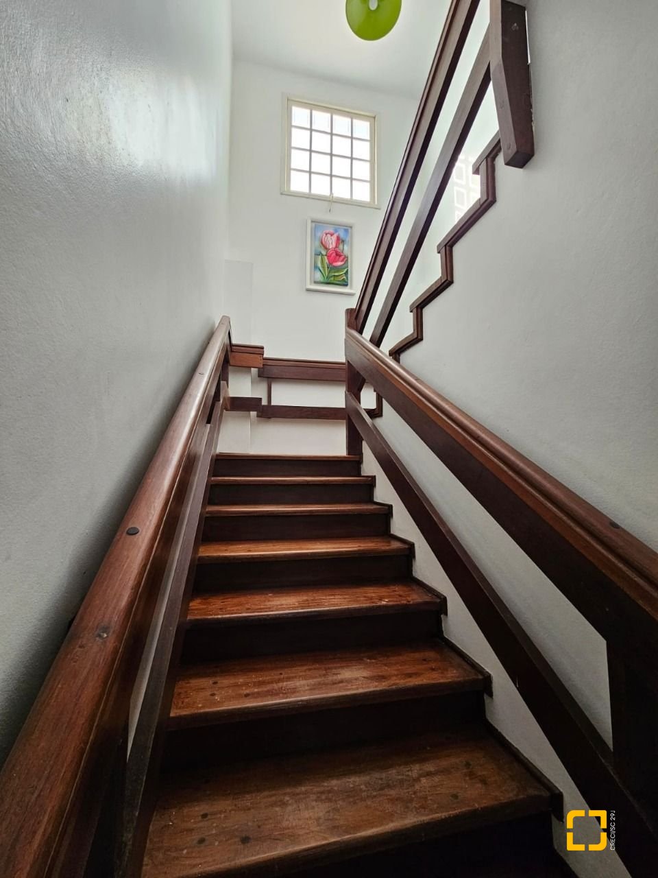 Casa com 249m², 5 quartos (sendo 1 suíte), 4 garagens, no bairro Itaguaçu em Florianópolis