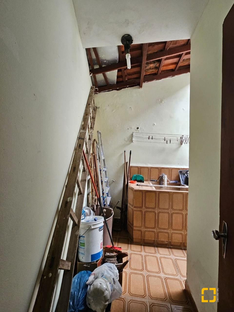 Casa com 249m², 5 quartos (sendo 1 suíte), 4 garagens, no bairro Itaguaçu em Florianópolis