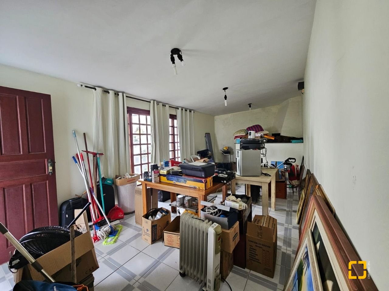 Casa com 249m², 5 quartos (sendo 1 suíte), 4 garagens, no bairro Itaguaçu em Florianópolis