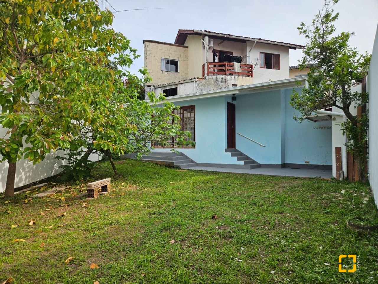 Casa com 249m², 5 quartos (sendo 1 suíte), 4 garagens, no bairro Itaguaçu em Florianópolis