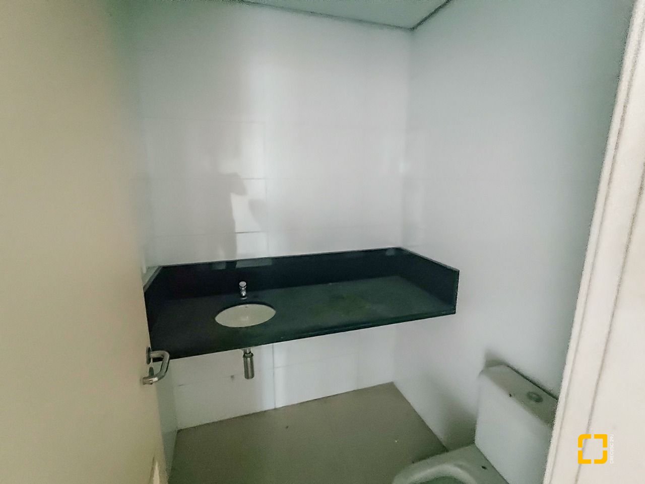 Sala com 156m², 3 garagens, no bairro João Paulo em Florianópolis
