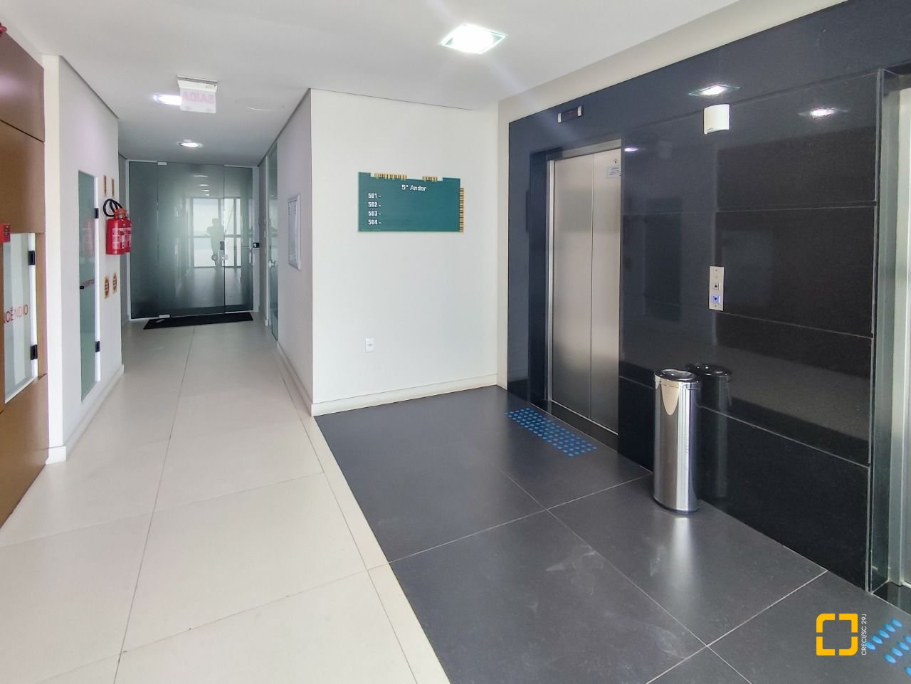 Sala com 156m², 3 garagens, no bairro João Paulo em Florianópolis