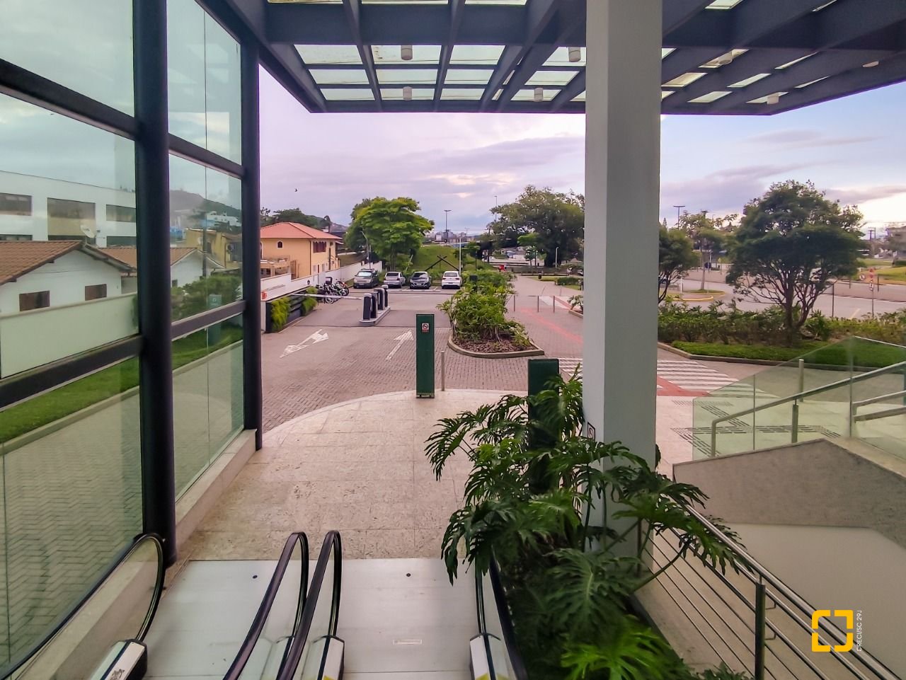 Sala com 156m², 3 garagens, no bairro João Paulo em Florianópolis