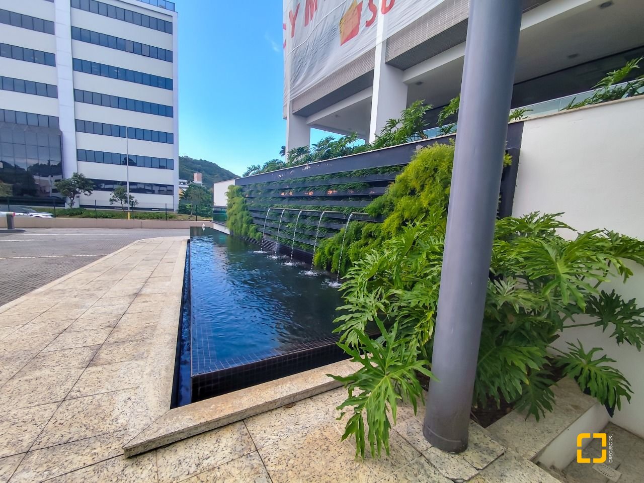 Sala com 156m², 3 garagens, no bairro João Paulo em Florianópolis