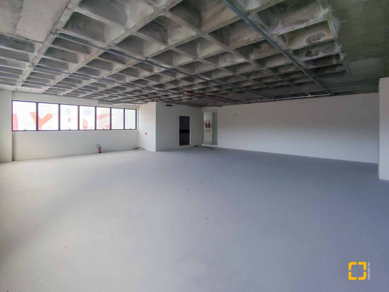 Sala com 156m², 3 garagens, no bairro João Paulo em Florianópolis