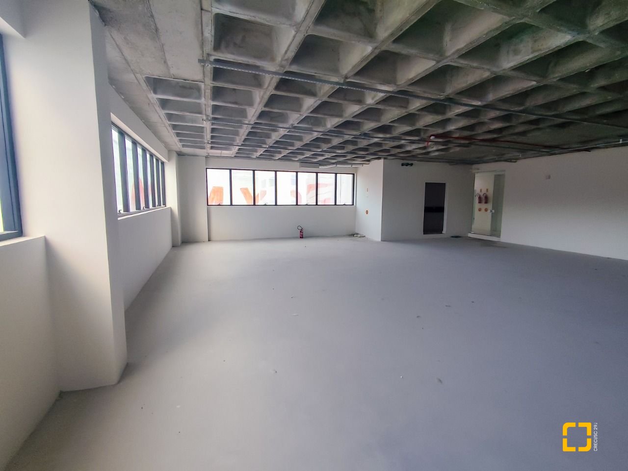 Sala com 156m², 3 garagens, no bairro João Paulo em Florianópolis
