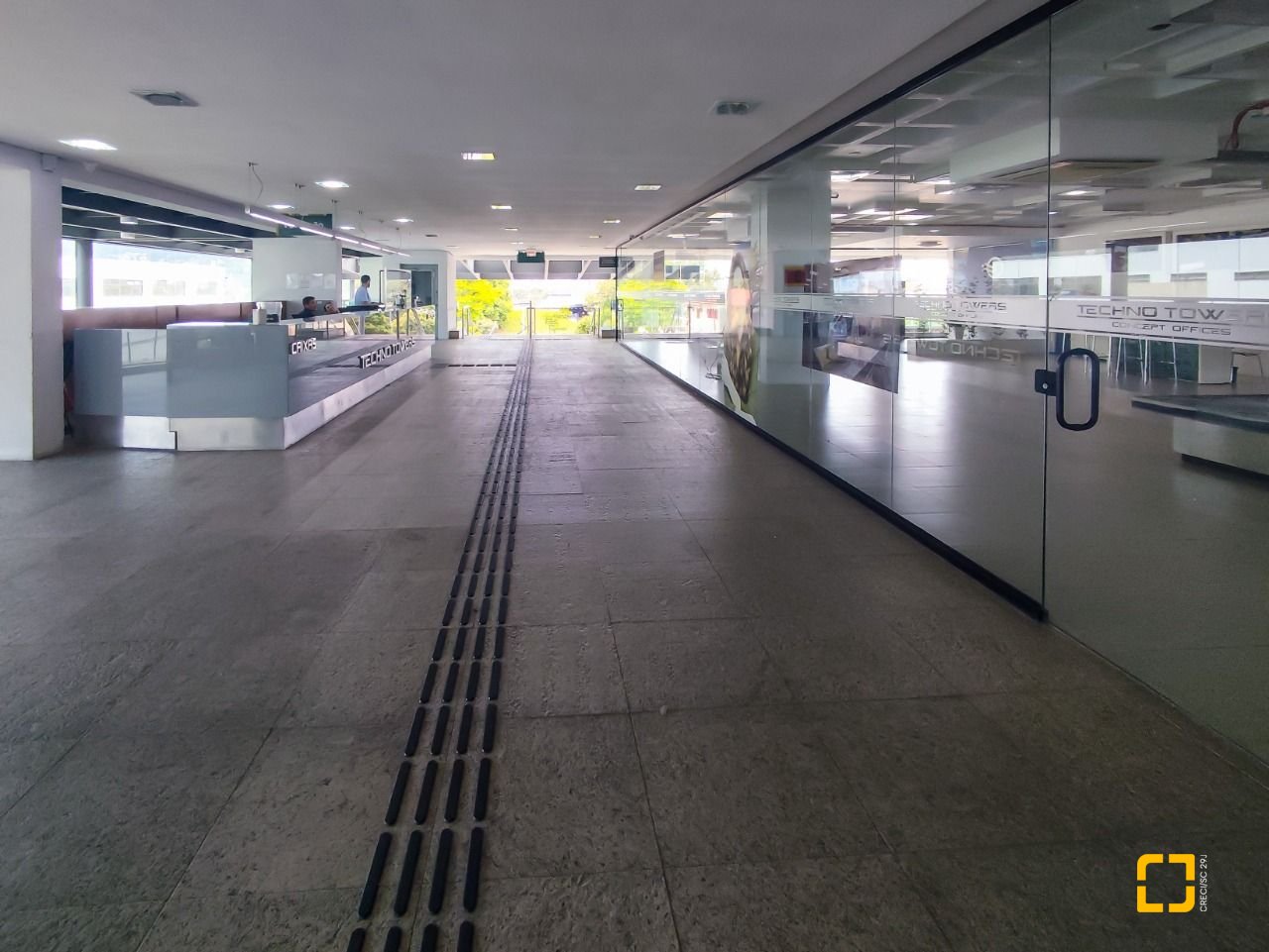 Sala com 156m², 3 garagens, no bairro João Paulo em Florianópolis