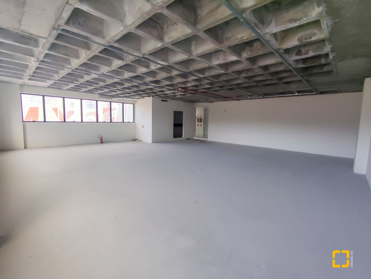 Sala com 156m², 3 garagens, no bairro João Paulo em Florianópolis