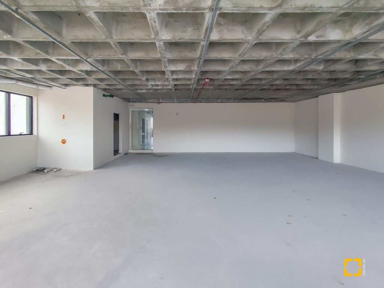 Sala com 156m², 3 garagens, no bairro João Paulo em Florianópolis