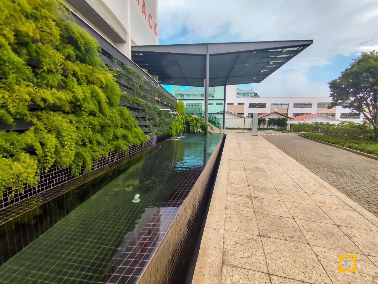 Sala com 156m², 3 garagens, no bairro João Paulo em Florianópolis